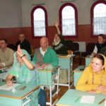 "Tanár bácsi"! Én tudom a választ.