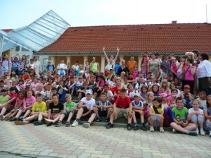 Vidám gyermekcsoport